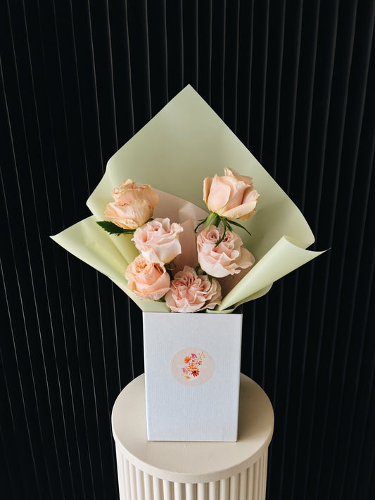 Signature Roses - Pink Party Bunch